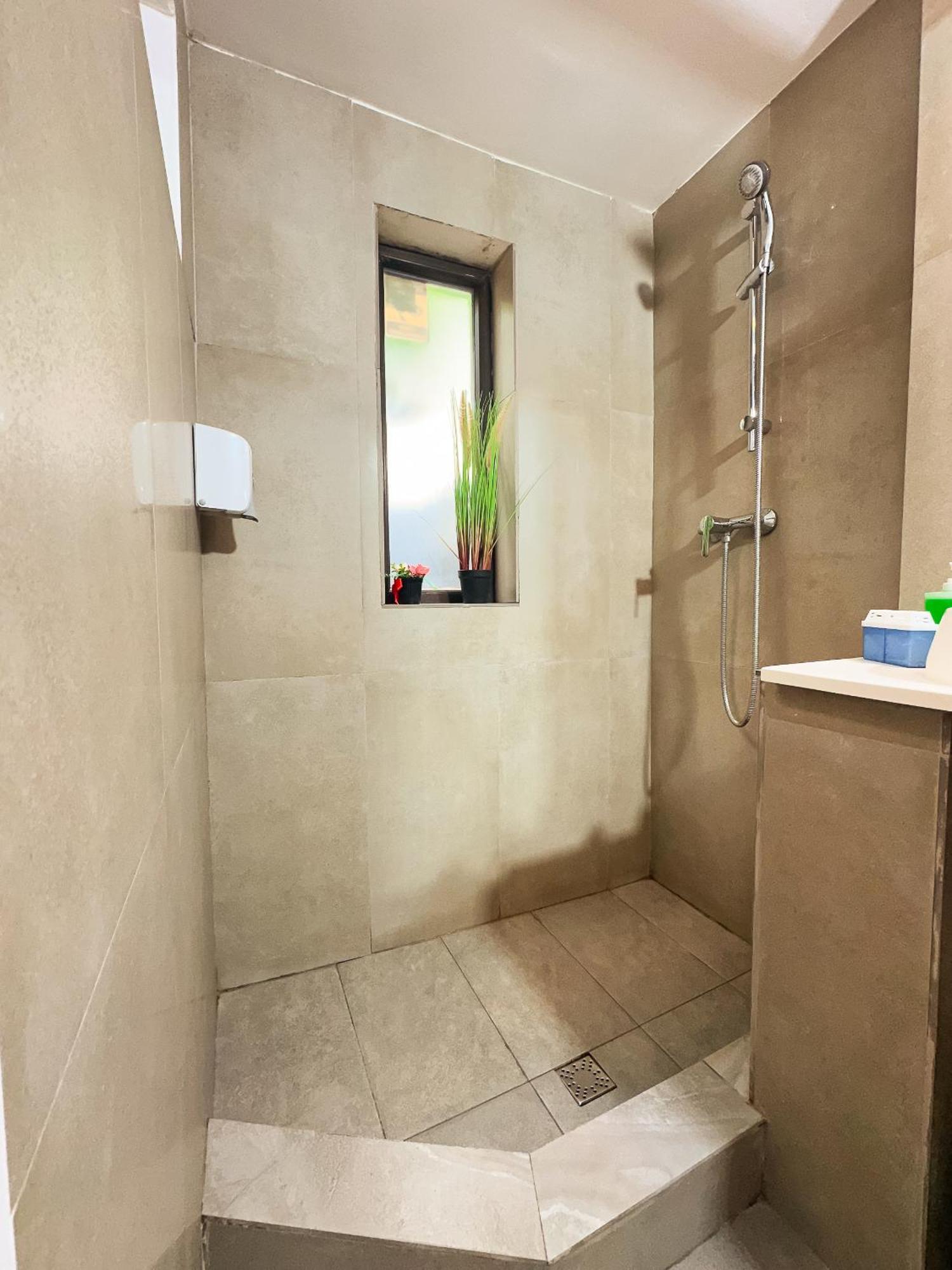 Venus Central Lux Studio Craiova Exterior photo